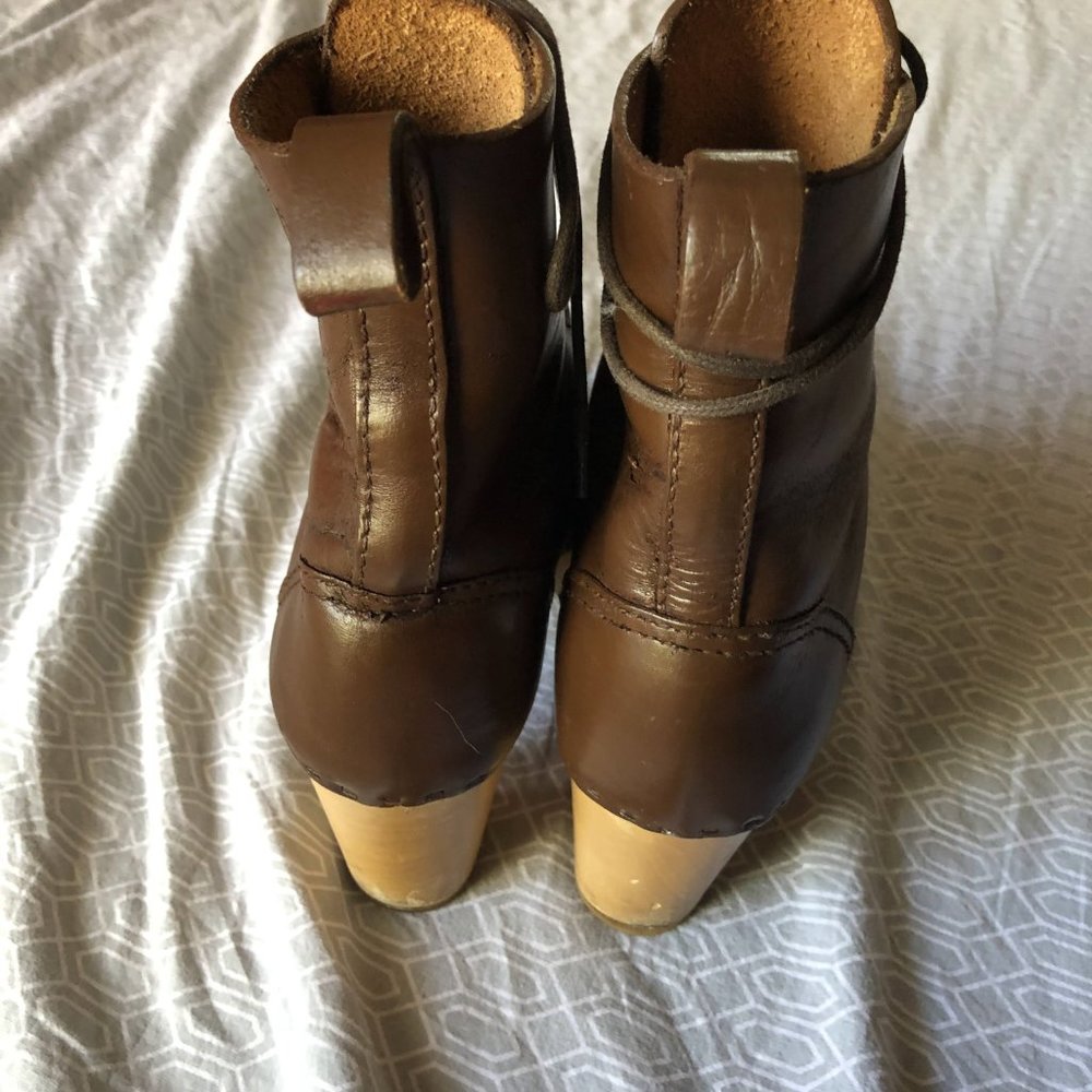 Swedish Hasbeens Brown Leather Lace-Up Platform Clog Boots with Tan Wood Soles - Picture 14 of 16